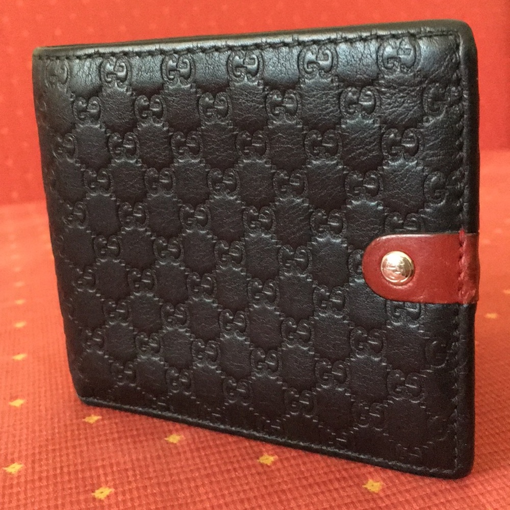 Gucci leather wallet